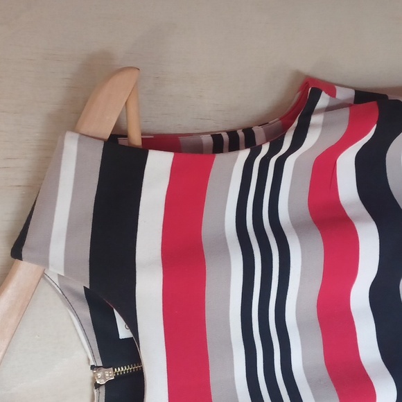 Calvin Klein Striped Sheath Dress, Sleeveless, Knee Length, Soft, Size 8 - Picture 4 of 11